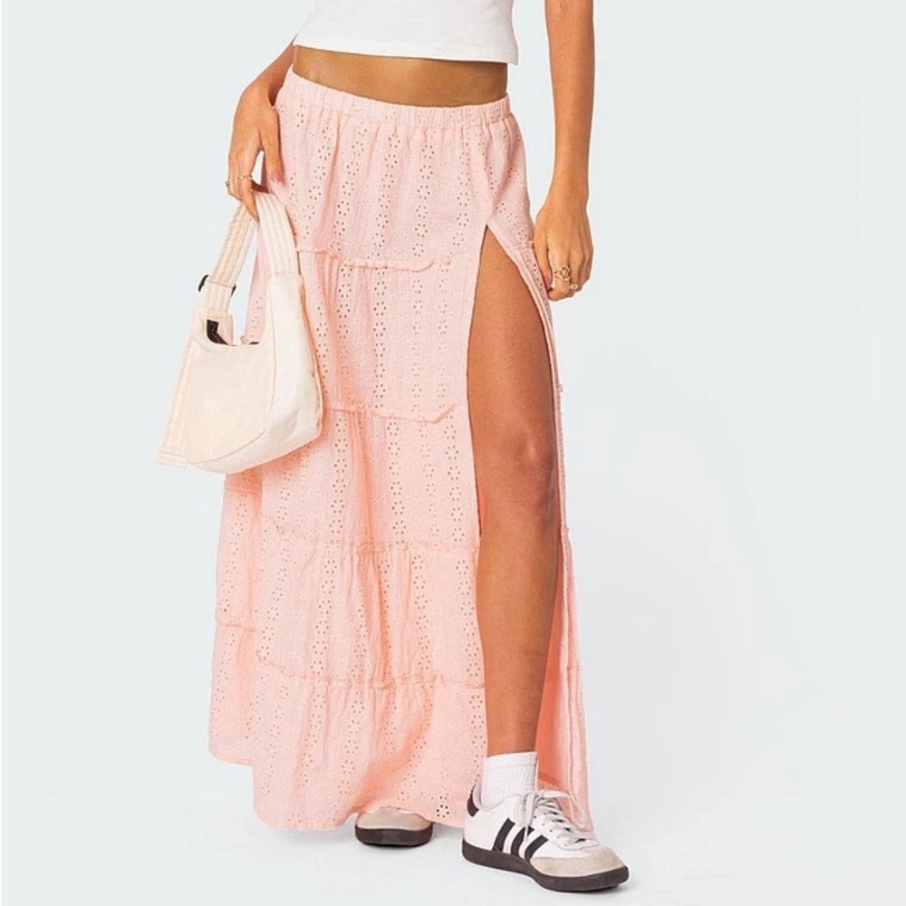 Edikted tiered eyelet slitted maxi skirt light pink